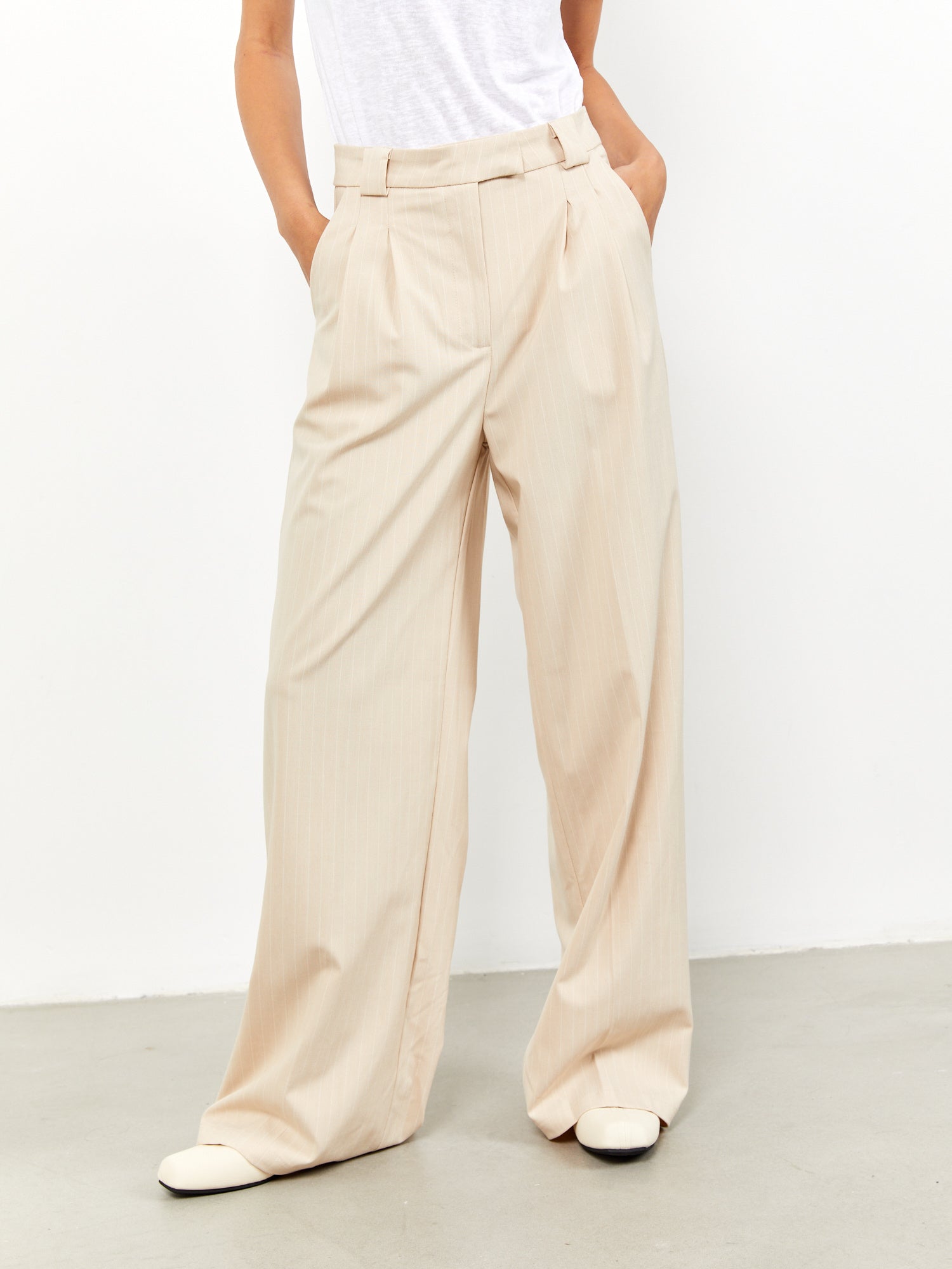 מכנסיים מחוייטים רחבים בדוגמת פסים- Style River|סטייל ריבר