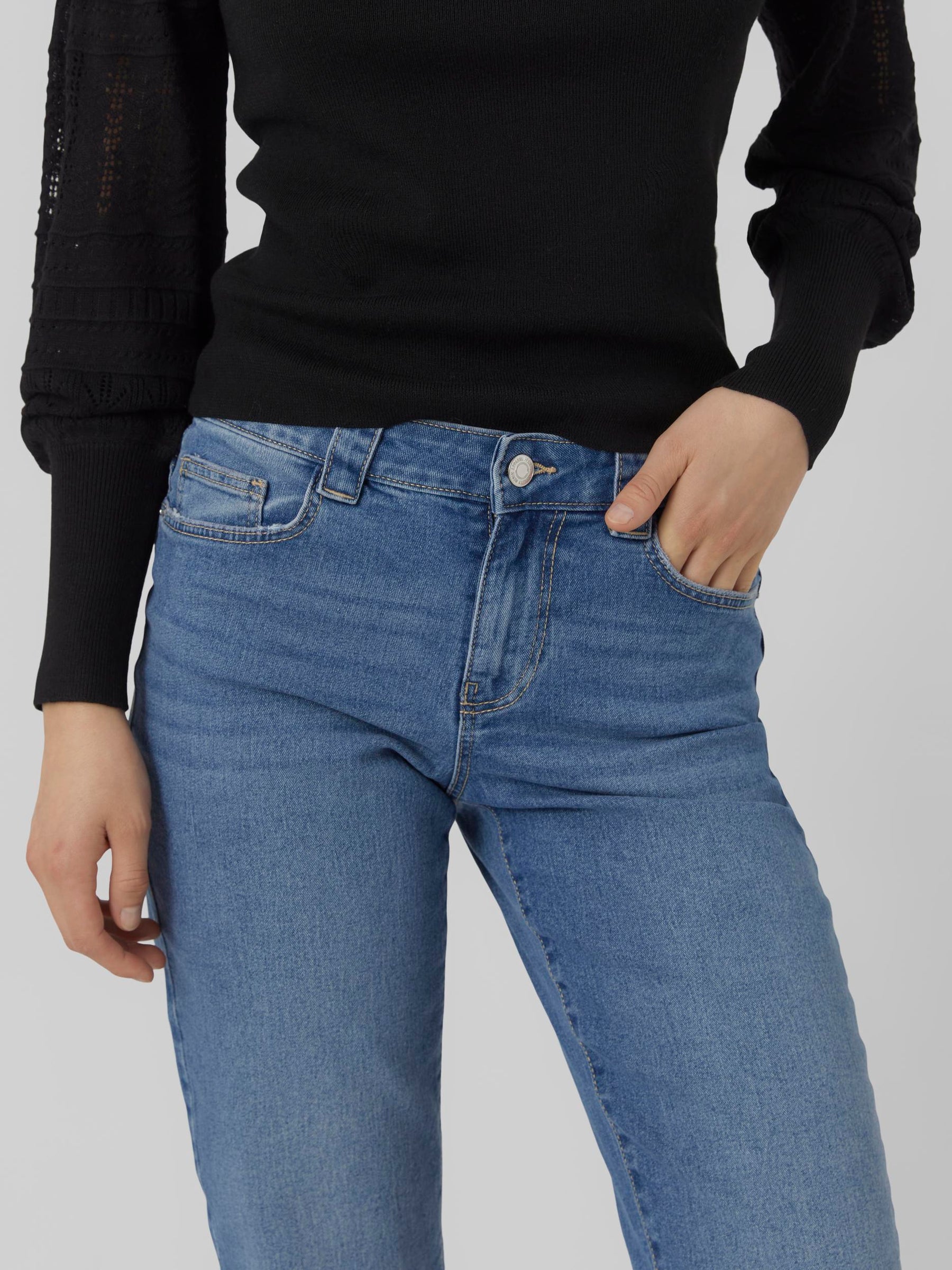ג'ינס גזרה ישרה / אורך קצר- Vero Moda |וורו מודה