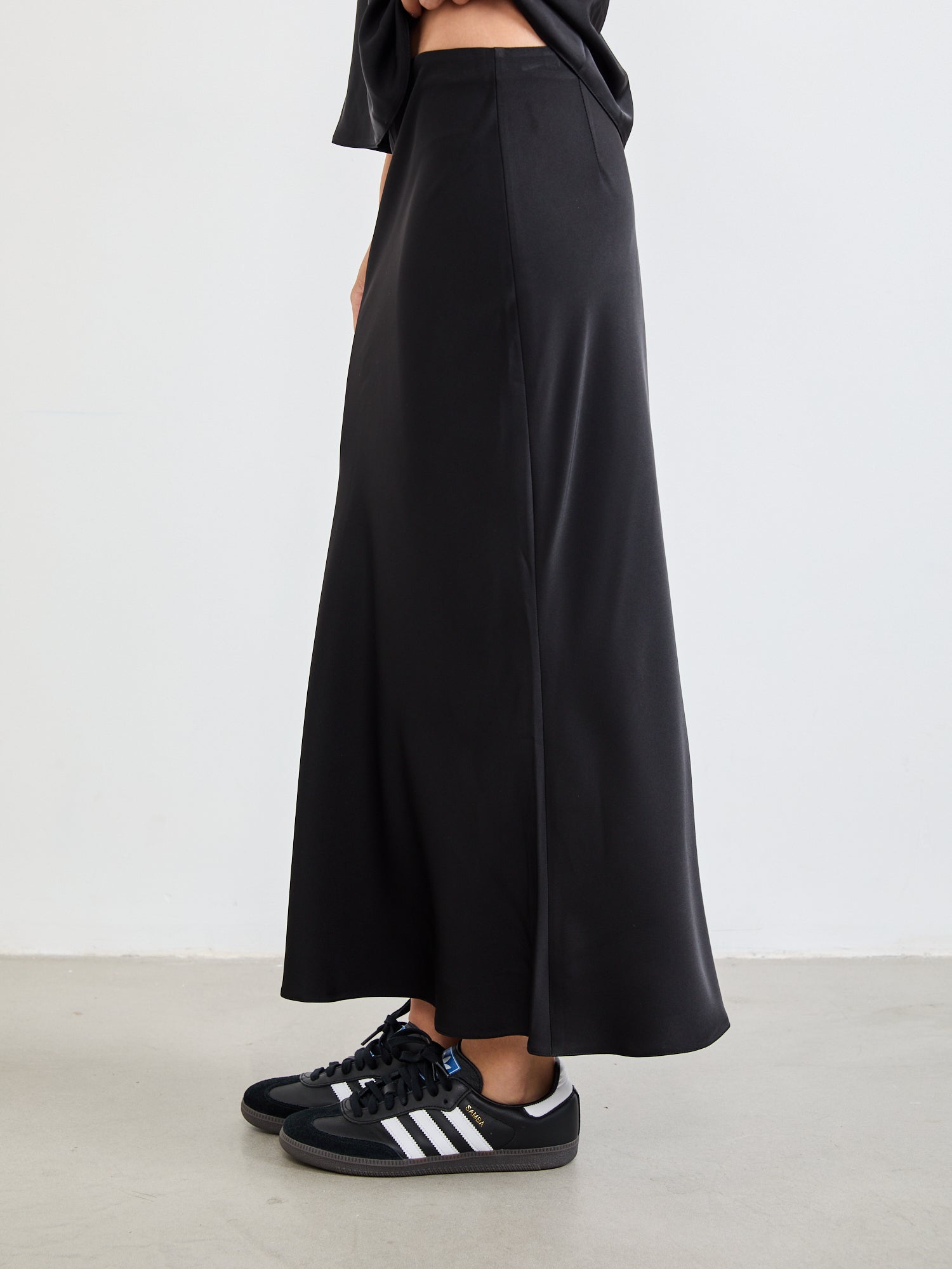 חצאית סאטן מידי- Style River|סטייל ריבר