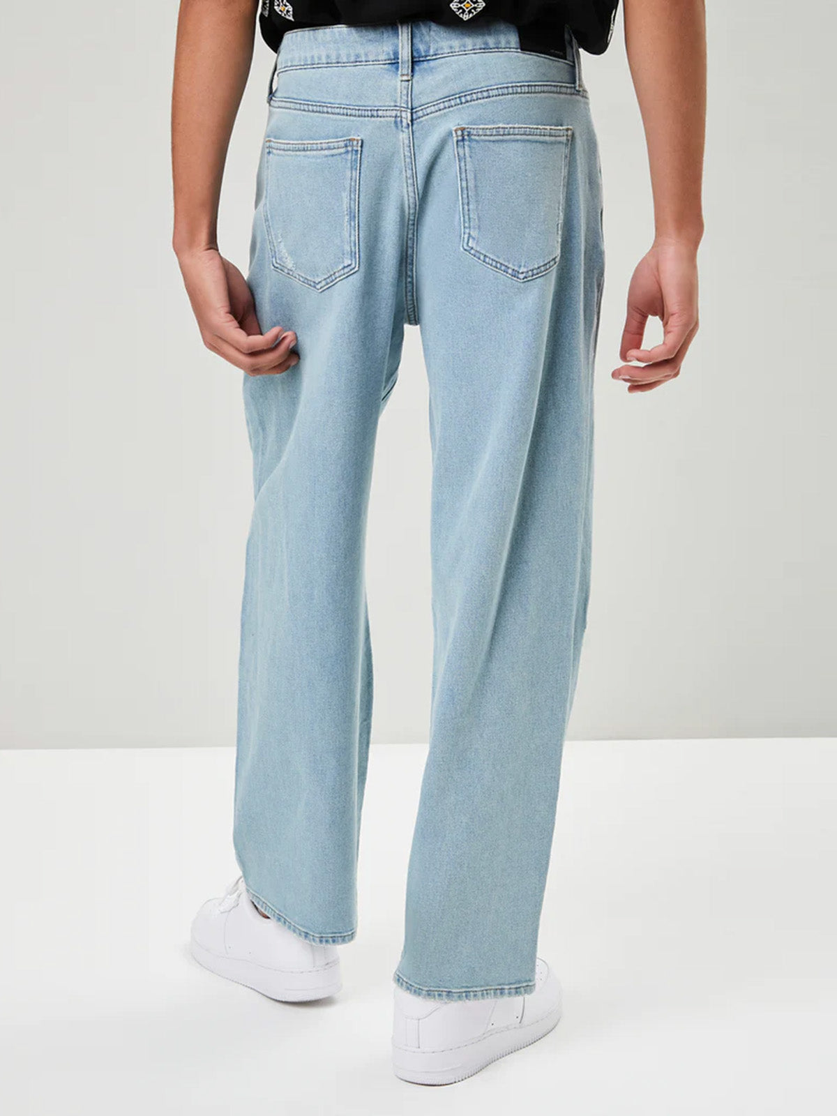 מכנסי ג'ינס בגזרה רחבה עם קרעים- FOREVER 21|פוראבר 21