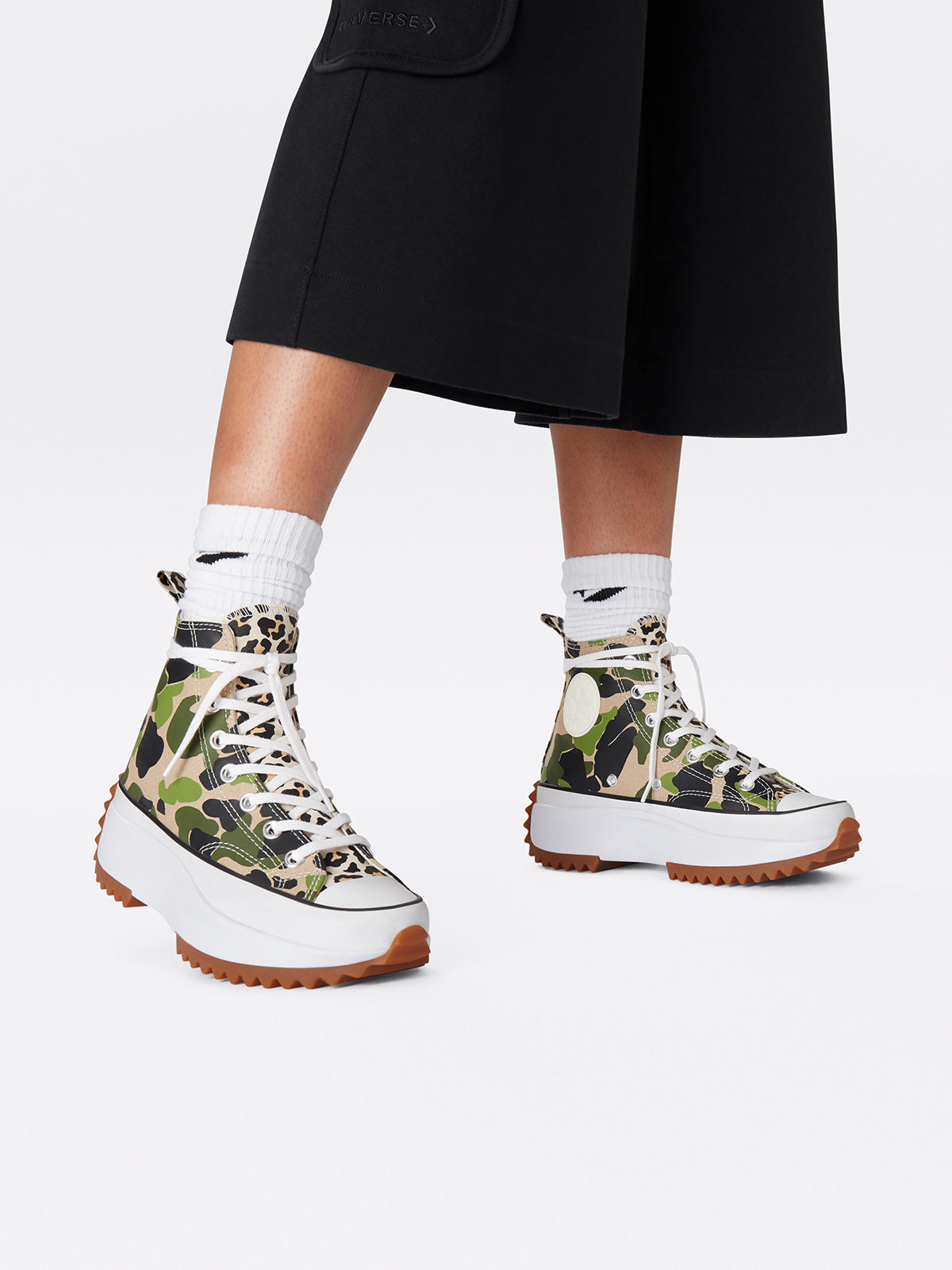 נעלי סניקרס גבוהות בהדפס צבאי Run Star Hike / נשים- Converse|קונברס
