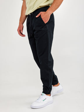 מכנסיים ארוכים בגזרת JOGGER