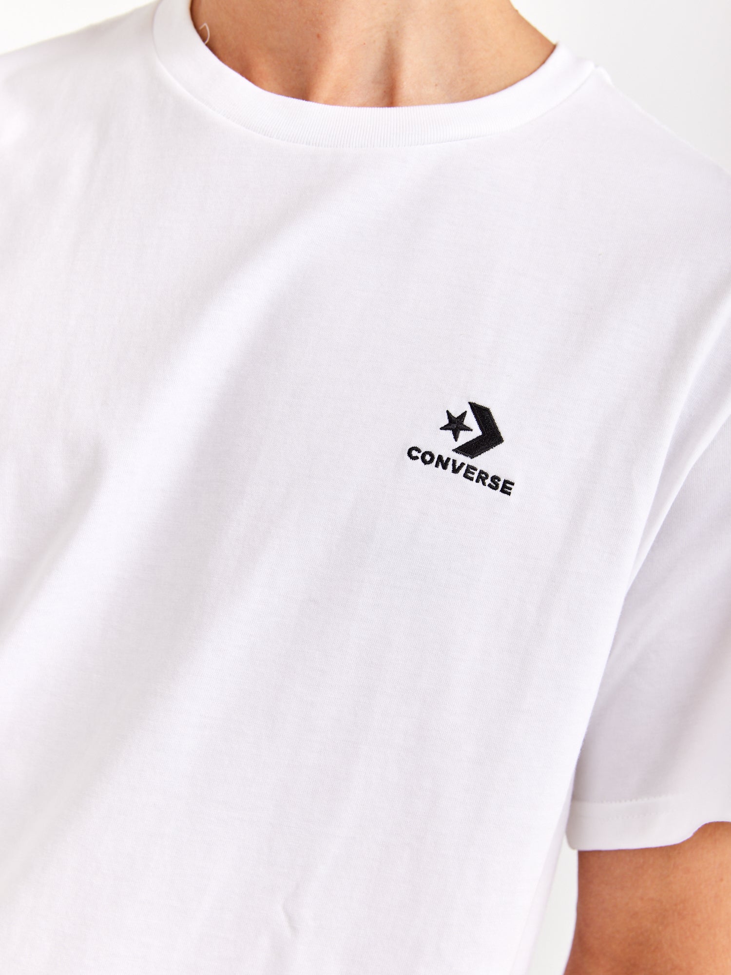 חולצת בייסיק עם לוגו רקום- Converse|קונברס