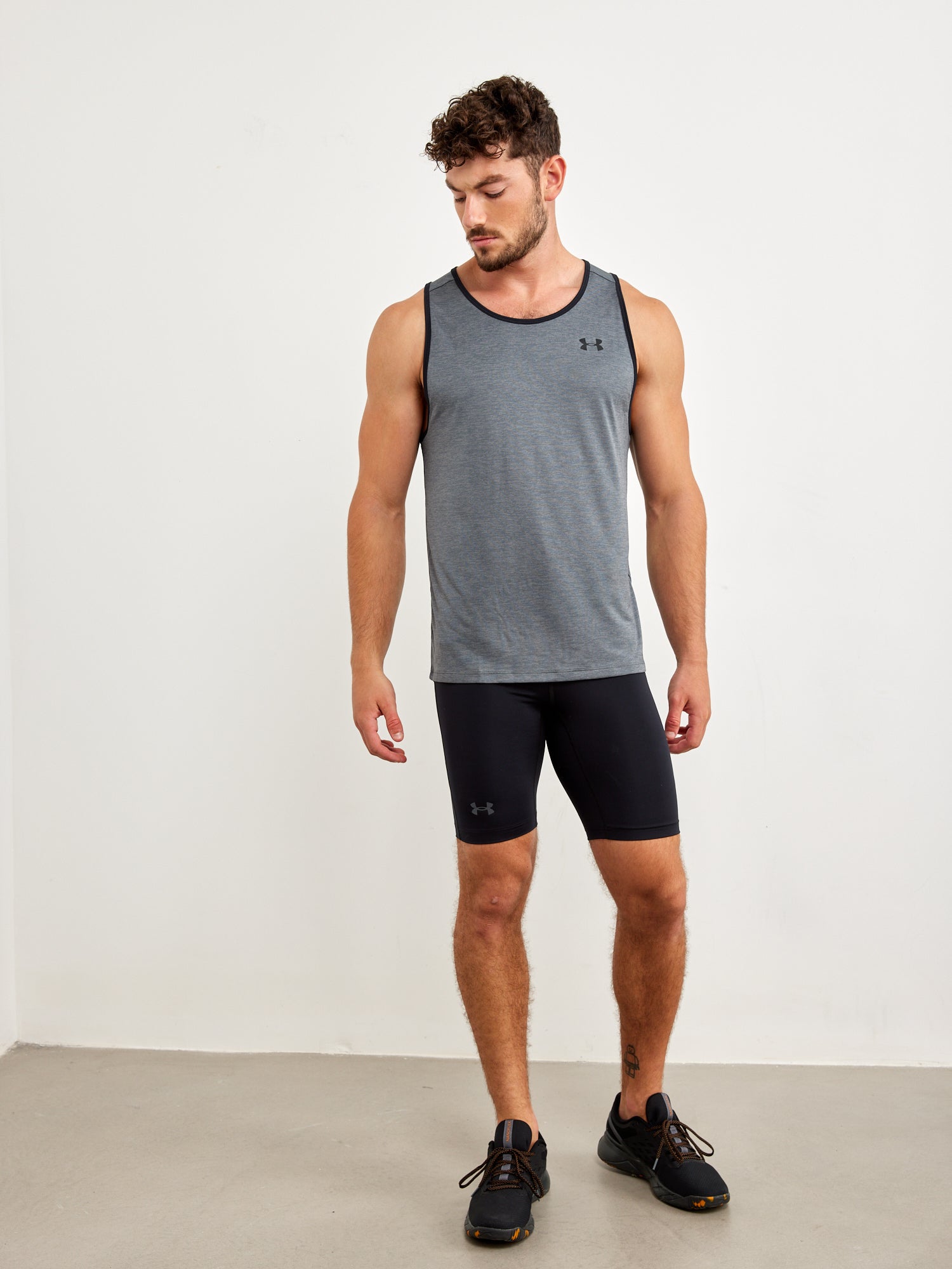 טייץ אימון עם לוגו- under armour|אנדר ארמור