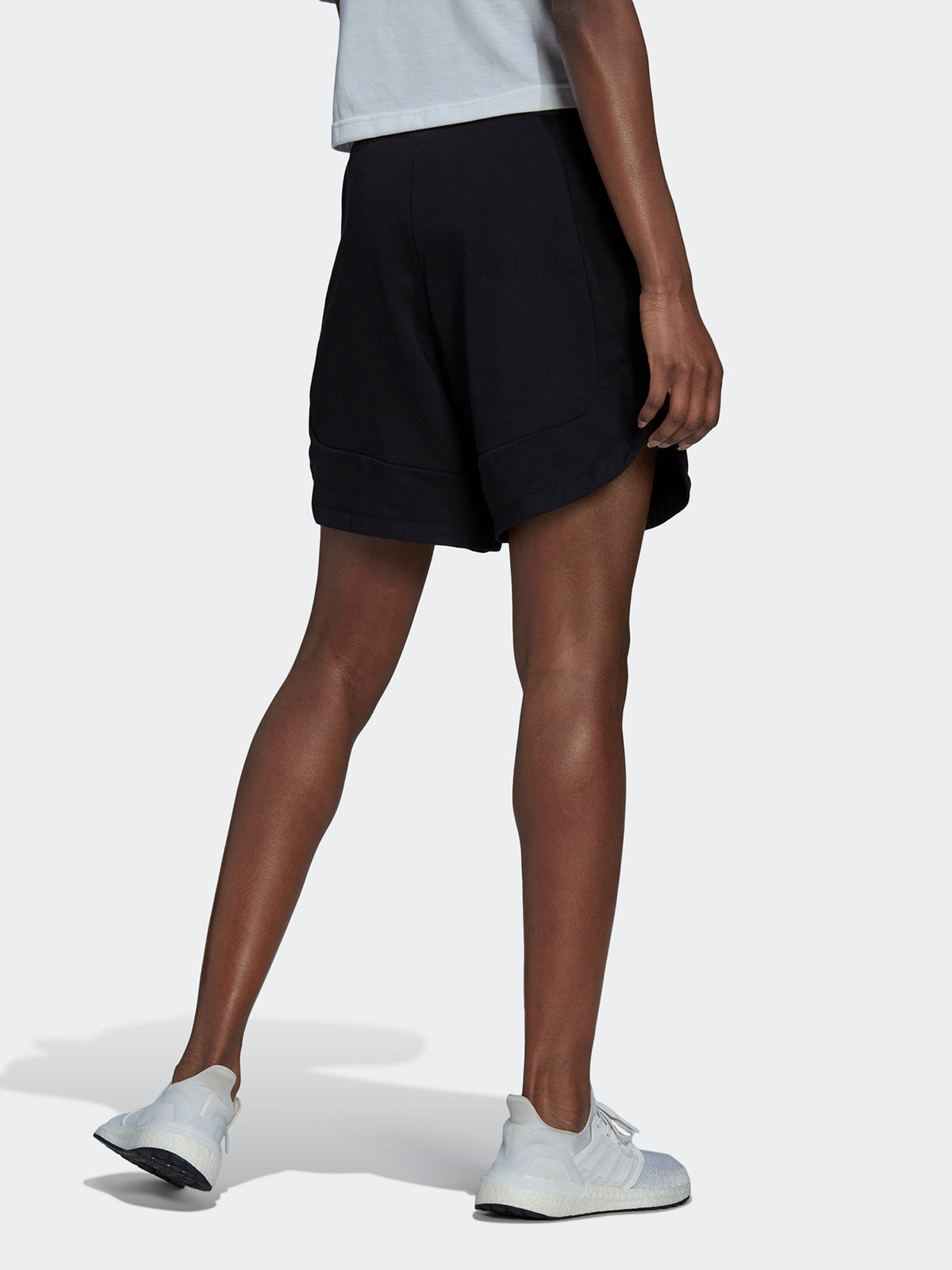מכנסי ספורט קצרים עם לוגו רקום / נשים- adidas performance|אדידס פרפורמנס