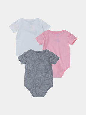 מארז 3 בגדי גוף קצרים עם לוגו מודפס / תינוקות