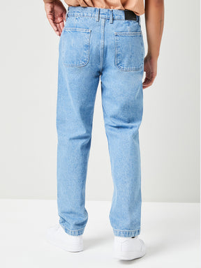 ג'ינס בגזרה רחבה