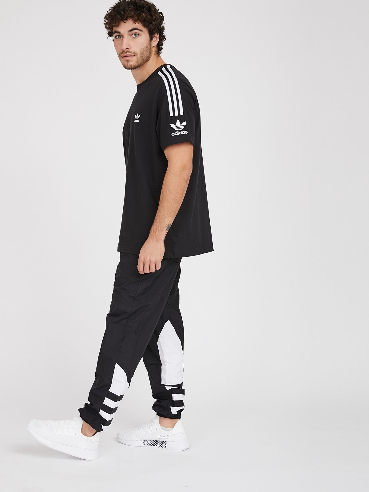 ט שירט לוגו סטרייפס- Adidas Originals|אדידס אוריג'ינלס