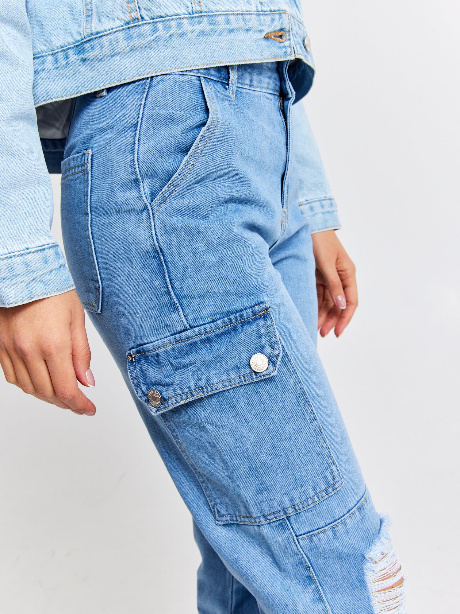 מכנסי ג'ינס CARGO עם קרעים- FOREVER 21|פוראבר 21