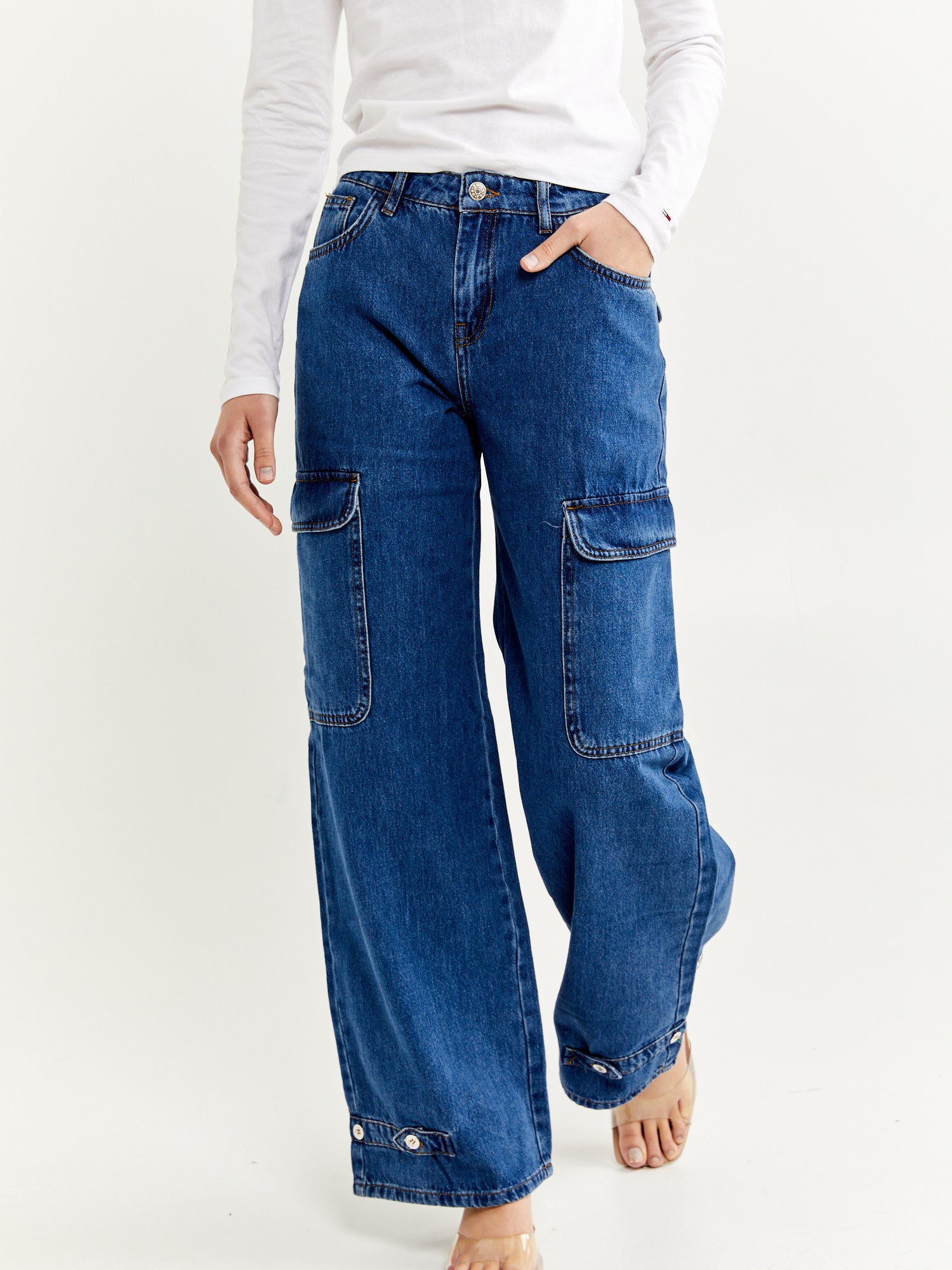 מכנסי ג'ינס CARGO בגזרה ישרה JANKA POLLIANI X NA-KD- NA-KD|נייקד