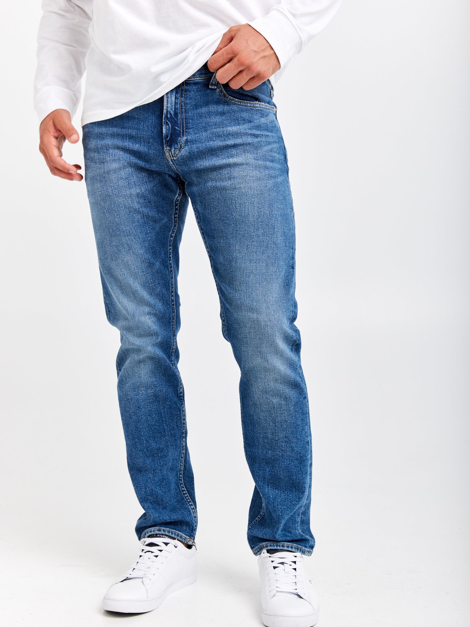 מכנסי ג'ינס בגזרת SLIM- Ck|קלווין קליין