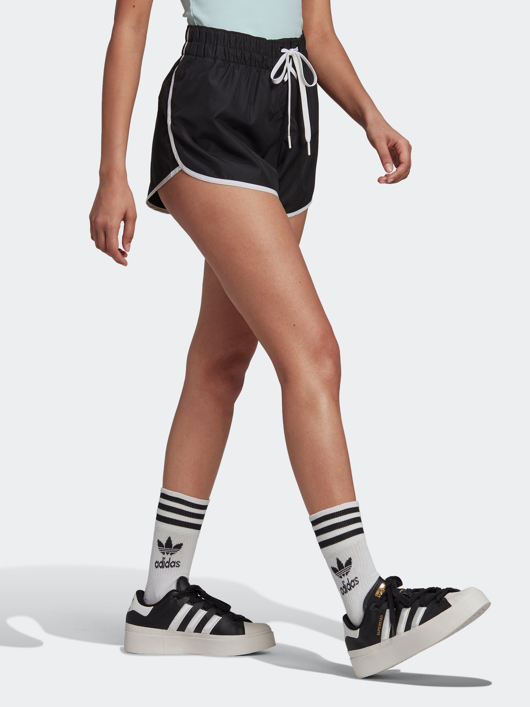 מכנסי ספורט קצרים עם לוגו רקום- Adidas Originals|אדידס אוריג'ינלס