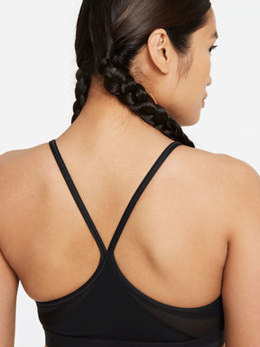גוזיית ספורט DRI-FIT עם לוגו מודפס