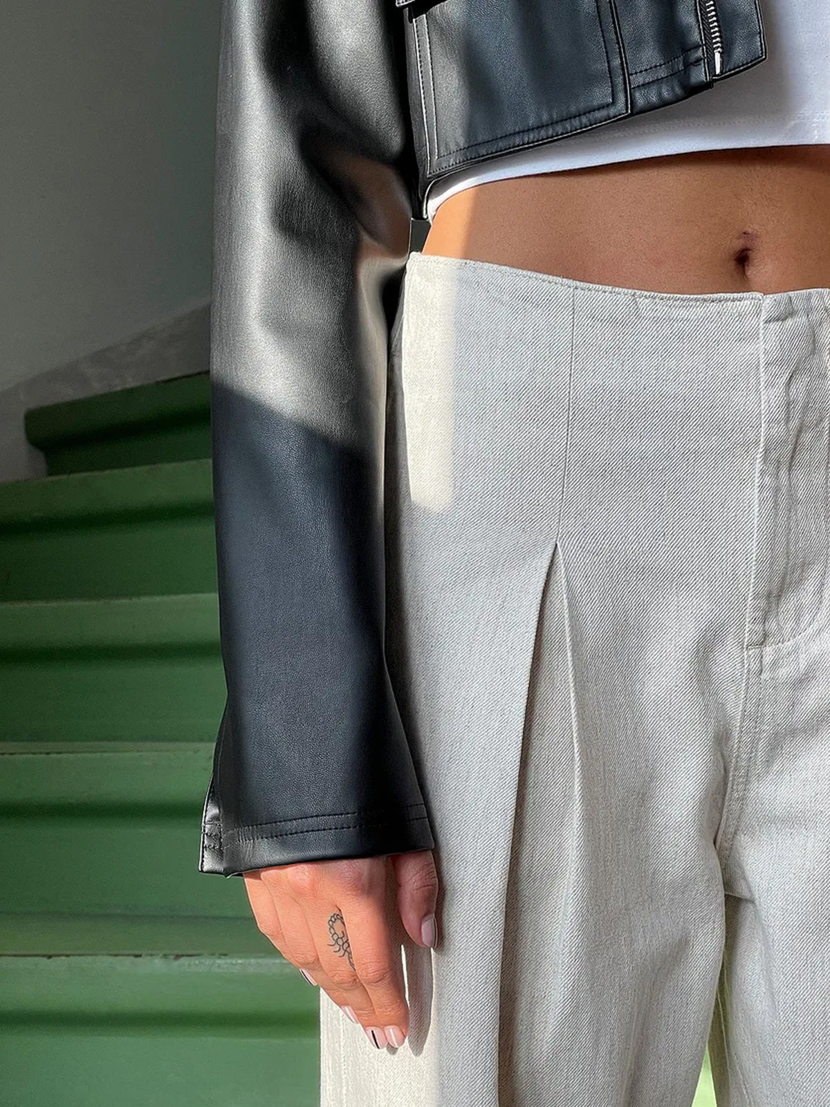 מכנסי ג'ינס בגזרה מתרחבת- NA-KD|נייקד