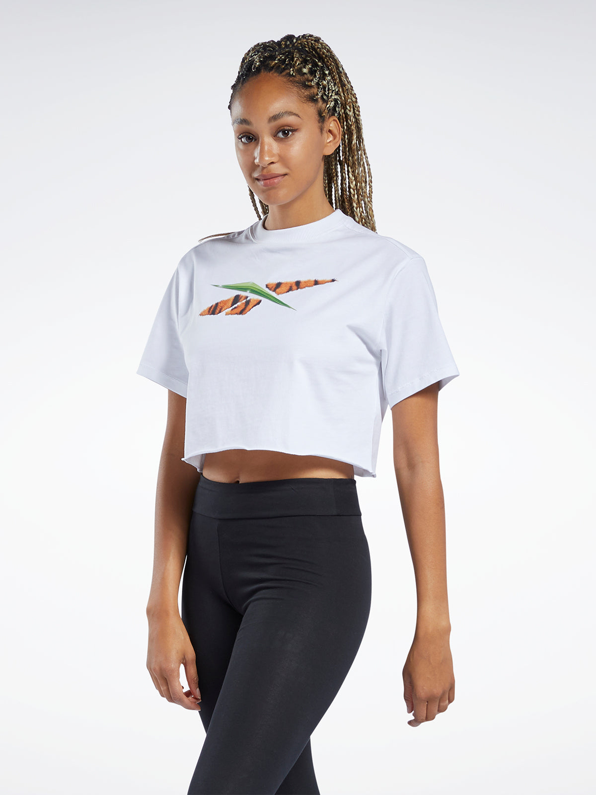 טישרט בגזרת קרופ עם לוגו גרפי/ נשים- Reebok|ריבוק