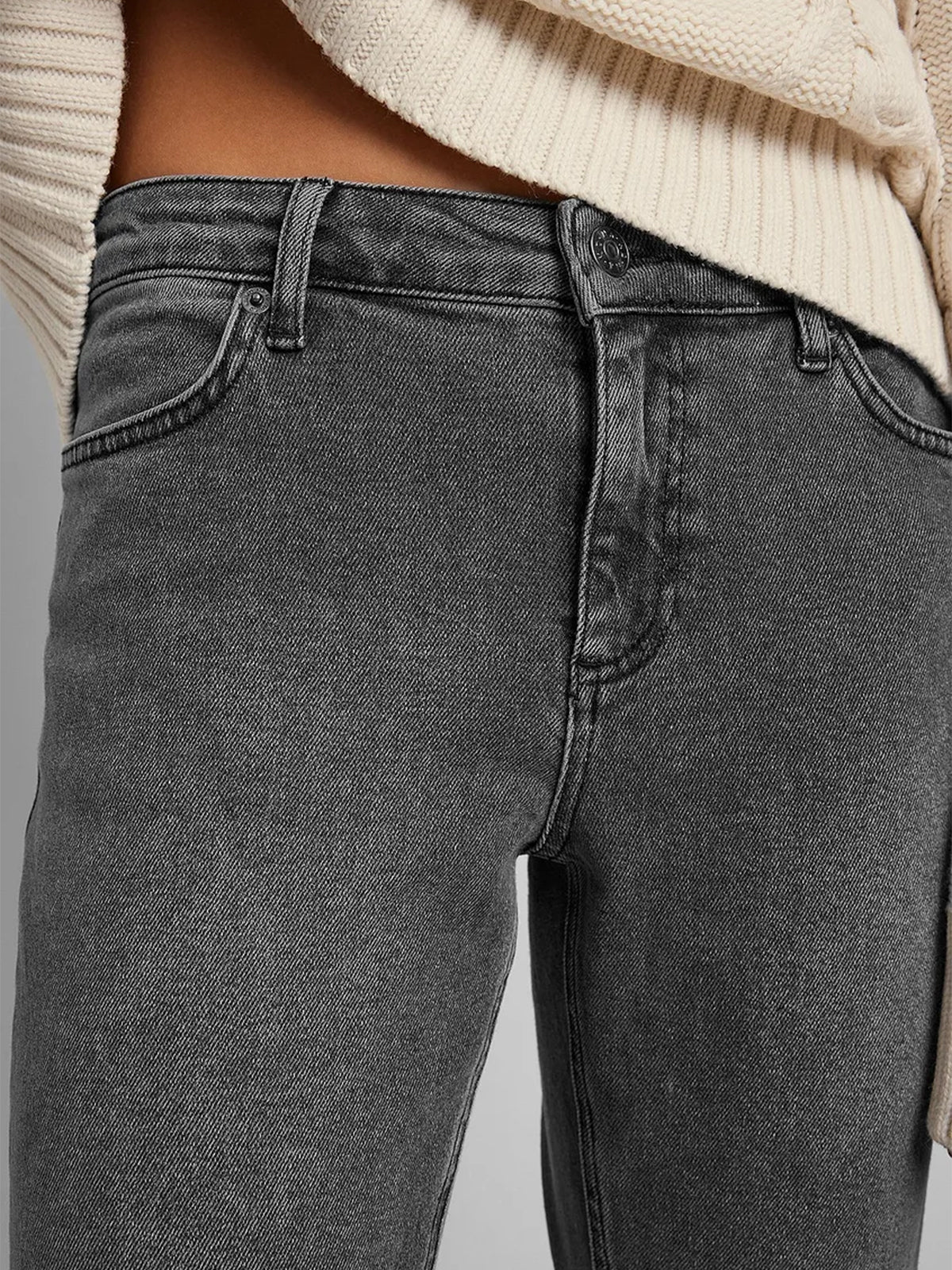 מכנסי ג'ינס בגזרה ישרה עם שליץ MOA MATTSSON X NA-KD- NA-KD|נייקד